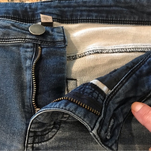 ▪️DESIGN LAB Distressed Jeans - Picture 2 of 13